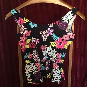 Women’s first kiss blouse/crop top